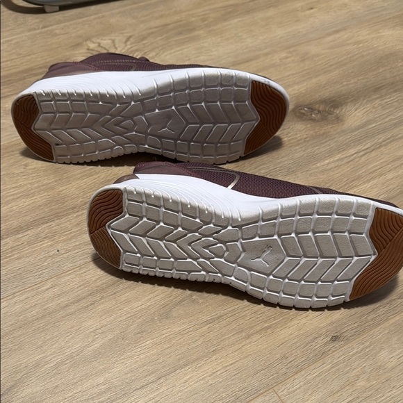 Puma Sneakers Size 9 - Picture 5 of 5